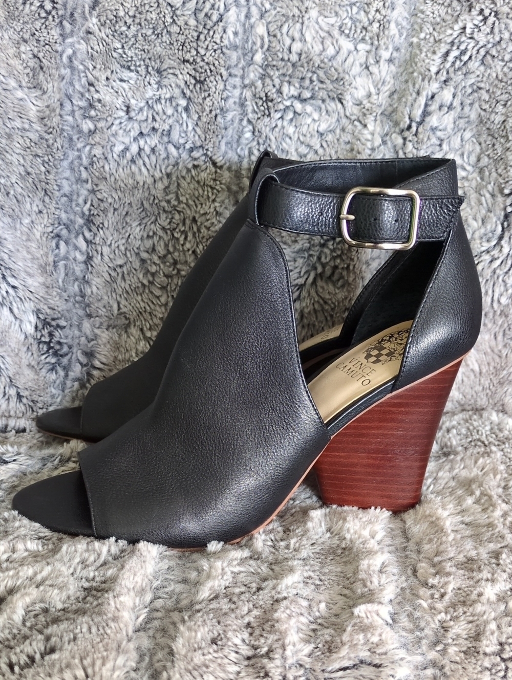 Vince Camuto Adaren Black Leather Peep-Toe Ankle Strap Heel Sz 8.5 - Picture 2 of 4